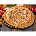 230. Bolognese Pizza mit Schinken, Rinderhackfleisch, knuspriger Bacon, Zwiebeln