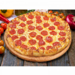 201. Pizza Salami Mit Salami Tomatensauce und Pizzakäse